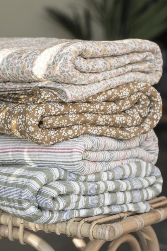 QUILT grønne, hvite, beige og grå striper