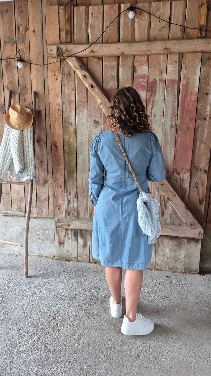 LIVIE Kjole Light Blue Wash