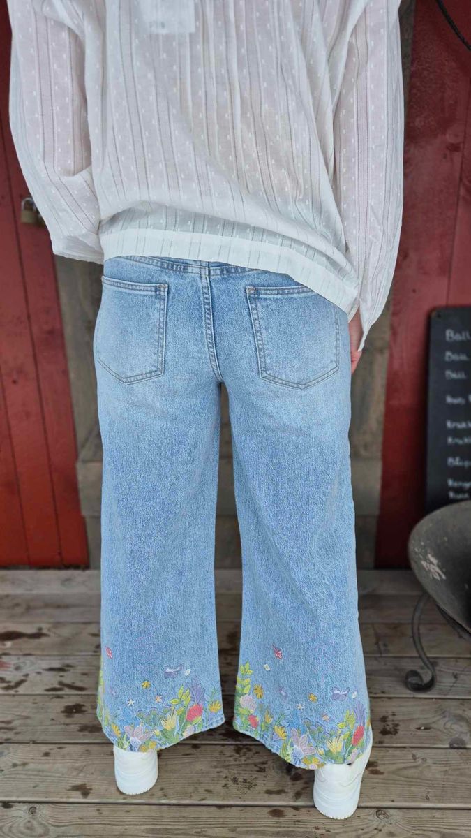 BUTTERFLY Cropped Denim Jeans 